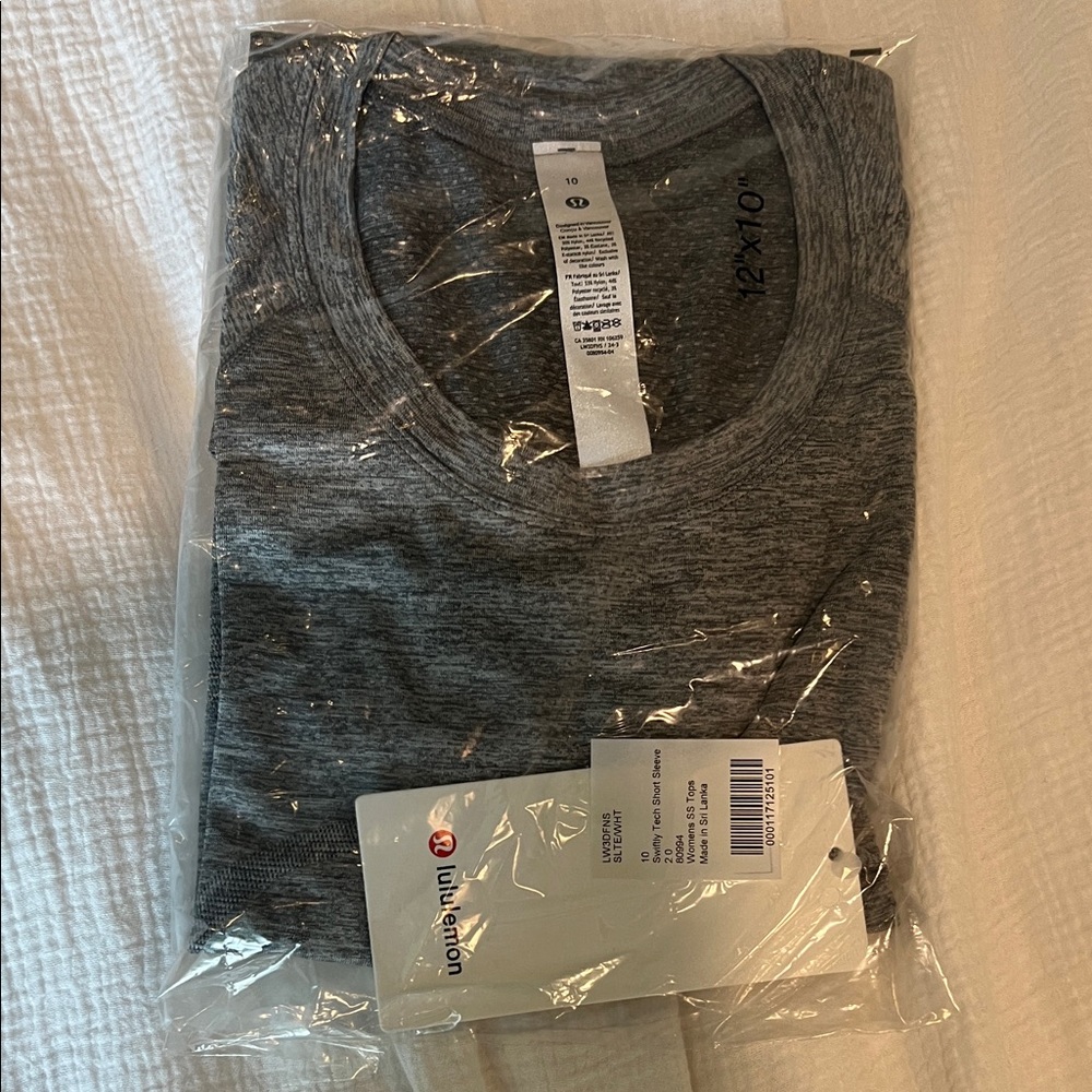 Gray lululemon swiftly top